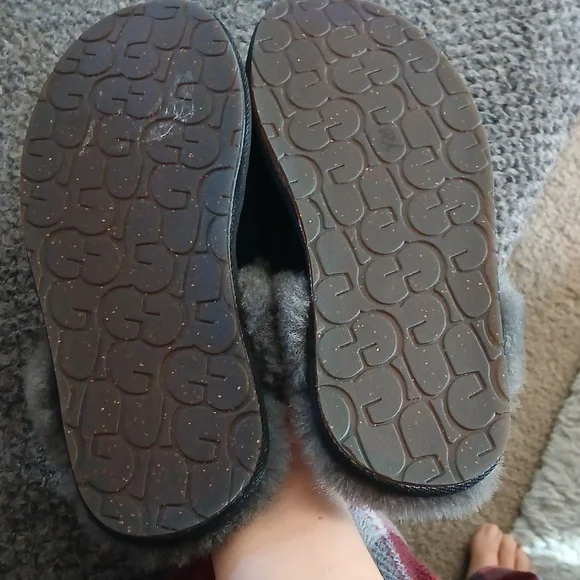 Ugg Scuffette II Black Slippers - Picture 4 of 4